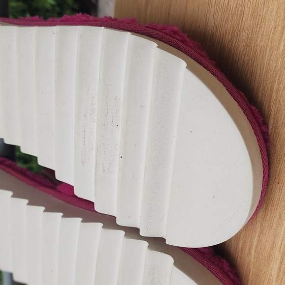 Koolaburra by UGG Kid's Backstrap Slide Sandals Fuzz'n Raspberry Rose Size US 4 - Picture 8 of 13